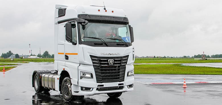 КАМАЗ поделился планами и успехами. Полностью локализованный тягач КАМАЗ-54901 выйдет в 2023 году
