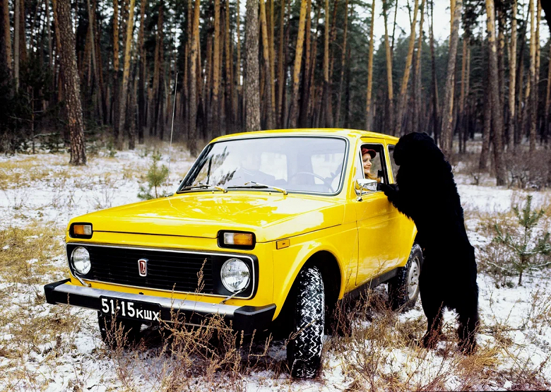 «Про комбайн все забудут, а автомобиль останется». «АвтоВАЗ» отмечает сегодня 45-летие легендарного внедорожника Lada Niva