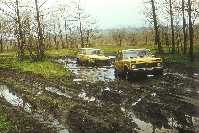 «Про комбайн все забудут, а автомобиль останется». «АвтоВАЗ» отмечает сегодня 45-летие легендарного внедорожника Lada Niva