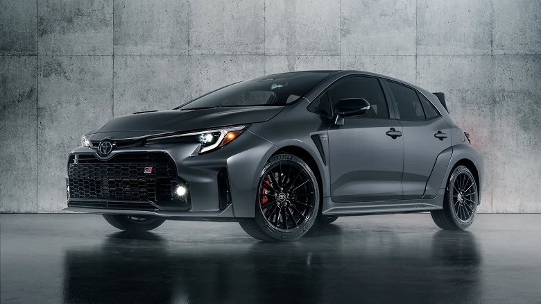 Представлена 305-сильная полноприводная Toyota GR Corolla