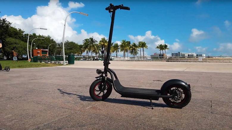 120 кг, 60  км и 35 км/ч. Представлен мощный складной электросамокат Freego F12