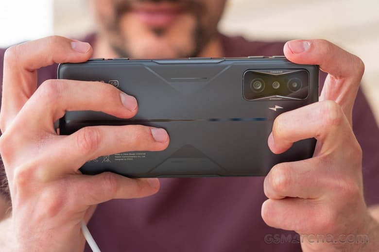 Первый Android-телефон с вибрацией как у iPhone 13 Pro Max. Подробности о Poco F4 GT