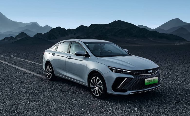317 л.с, 1300 км, 3,8 л на 100 км по цене около  тыс. Гибридный седан Geely Emgrand L Thor Hi-X поступил в продажу в Китае