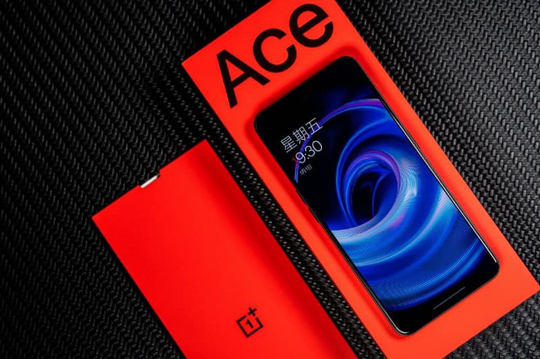У OnePlus появился свой туз в рукаве. Представлен OnePlus Ace с большим экраном OLED 6,7 дюйма, 50-мегапиксельной камерой с OIS и 150-ваттной зарядкой