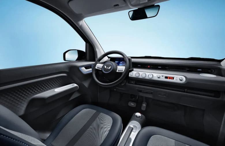 41 л.с., запас хода 300 км, IP68, 7-дюймовый экран и встроенная зарядка за 10 660 долларов. В Китае стартуют продажи электромобиля Wuling Hongguang Mini EV Gameboy