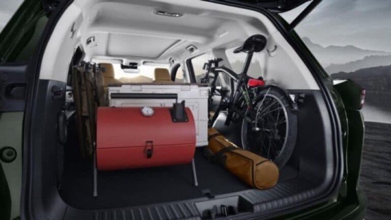 Полноразмерный кроссовер, пять мест и огромный багажник за 2 млн рублей. Exeed VX доступен для предварительного заказа в Китае