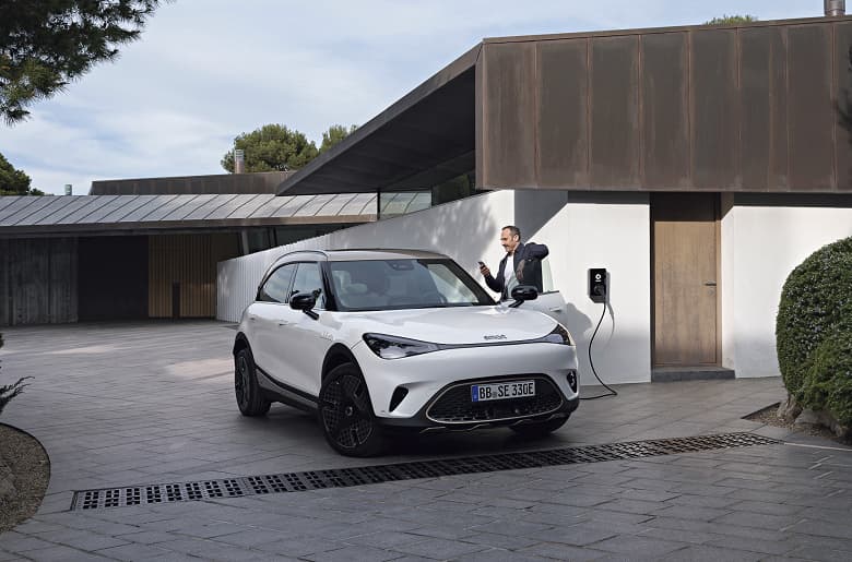 Детище Mercedes-Benz и Geely мощностью 272 л.с. и массой 1,8 т: представлен самый крутой Smart в истории