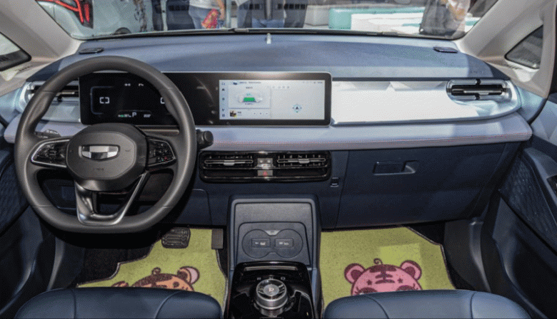 Цена от 13 000 долларов, мощность 81 л.с. и запас хода до 400 км. Geely показала недорогой электрический кроссовер Geometry E