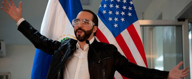 Риск дефолта Сальвадора значительно вырос из-за падения цены Биткойна