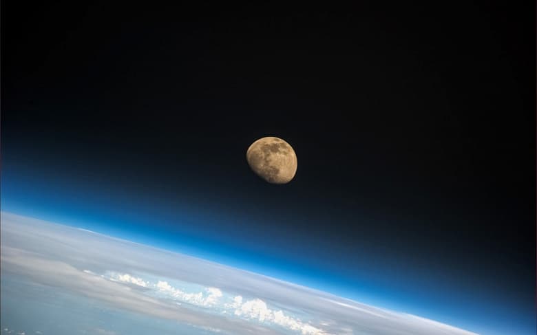 В Роскосмосе разработали инженерную луномашину