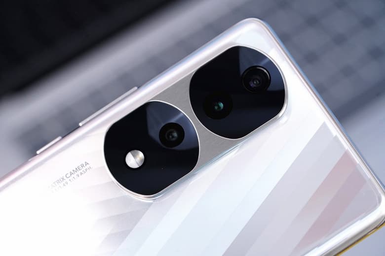 Так снимает Honor 70 Pro, оснащенный новейшим 54-мегапиксельным сенсором Sony IMX800. Опубликованы примеры фото в разных режимах, в том числе и ночью