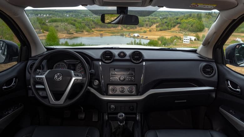 Очередная новинка на российском автомобильном рынке. Стартовали продажи рамного пикапа Dongfeng DF6, который является клоном Nissan Navara