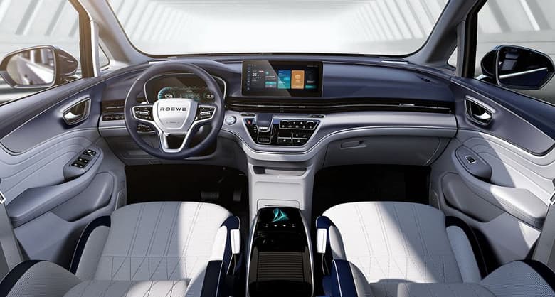 Роскошный интерьер, шесть посадочных мест, запас хода 550 км на одной зарядке и 245 л.с за 28 600 долларов. Представлен большой электрический минивэн Roewe iMAX8 EV