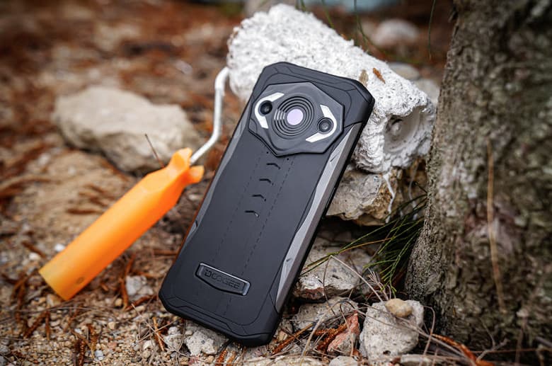 Камера ночного видения и тепловизор, IP68/69K, NFC, 6000 мА•ч и беспроводная зарядка. «Инопланетный» смартфон от Doogee S98 Pro скоро прибудет в Россию, объявлены цены