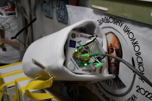 Российские космонавты запустят спутники прямо с МКС