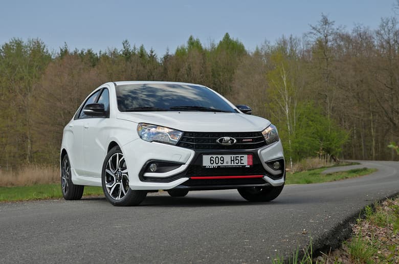 Продажи автомобилей Lada в Евросоюзе рухнули до 63 машин