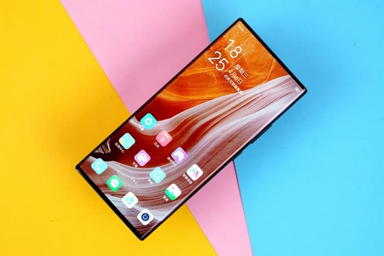 Топовый камерофон с экраном без вырезов и невидимой фронтальной камерой ZTE Axon 40 Ultra поступил в продажу в Китае