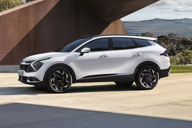 Продажи Kia рухнули на 76%, но бренд лидирует среди иномарок в России: названы самые продаваемые модели
