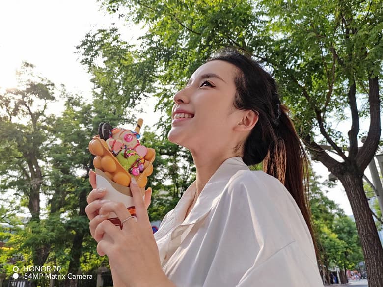 Так снимает 54-мегапиксельная матричная камера Honor 70. Примеры фото