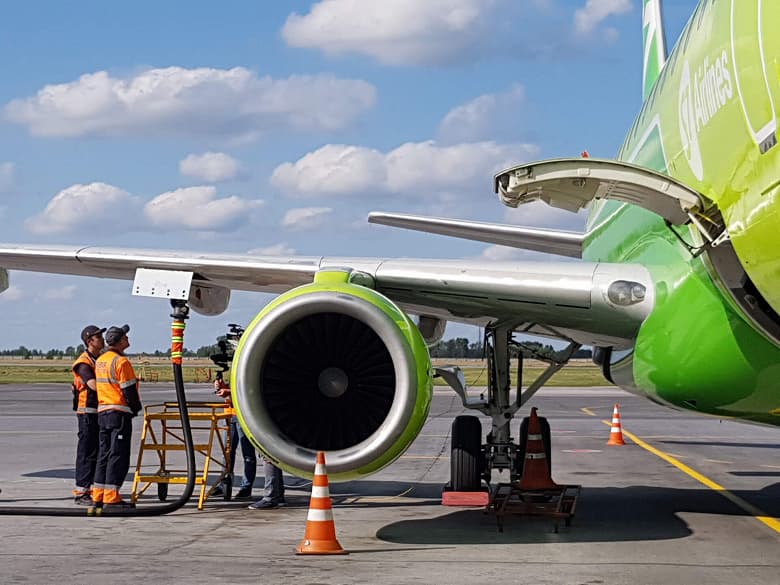 В ФАС назвали парадоксальной ситуацию с ценой на авиационное топливо в России: спрос падает, а цены растут В ФАС назвали парадоксальной ситуацию с ценой на авиационное топливо в России: спрос падает, а цены растут