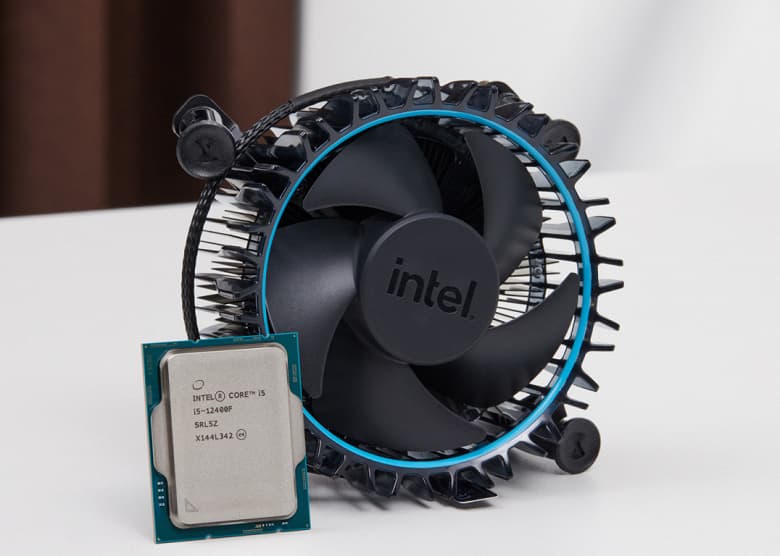 Популярные 6-ядерные процессоры Ryzen 5 5600X и Core i5-12400F подешевели до минимума в Китае