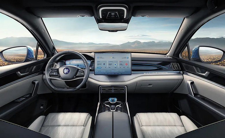 6 или 7 мест, разгон до 100 км/ч за 4,3 с, пробег 215 км на чистом электричестве. BYD показала свой флагманский гибридный кроссовер Tang DM-p изнутри