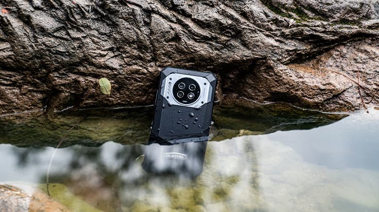 Аккумулятор 21 000 мА•ч в смартфоне. Неубиваемый долгожитель Oukitel WP19 прибывает в Россию, объявлены цены и сроки