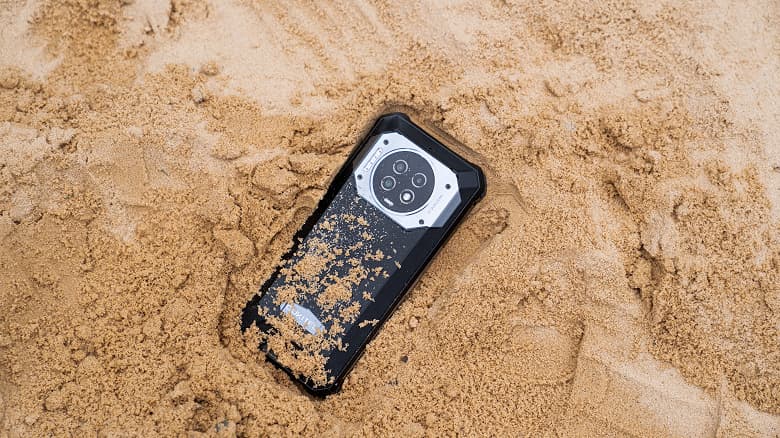 Аккумулятор 21 000 мА•ч в смартфоне. Неубиваемый долгожитель Oukitel WP19 прибывает в Россию, объявлены цены и сроки