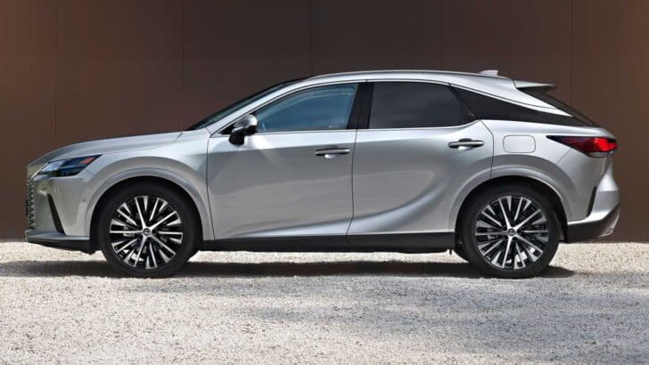 Представлен совершенно новый Lexus RX