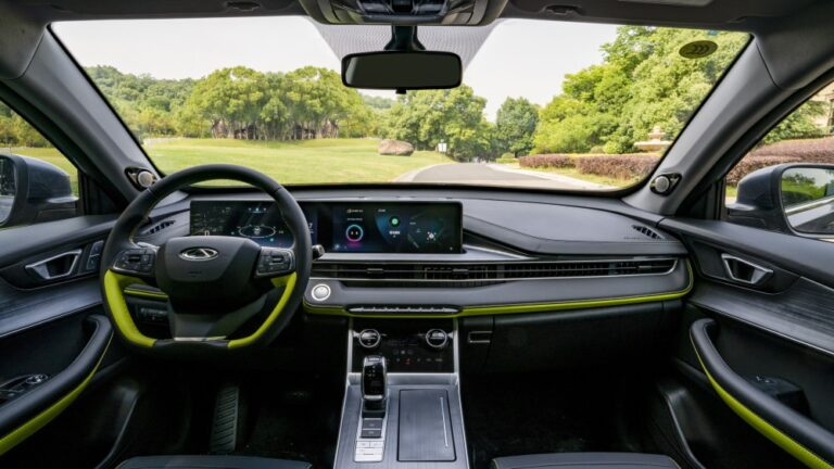 Представлена новая версия сверхпопулярного кроссовера Chery Tiggo 7 Pro