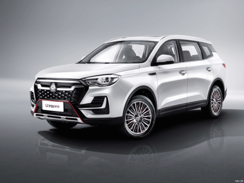 Современный семиместный практически 5-метровый кроссовер по цене Niva Legend. В Китае представлен Sinotruk VGV U70