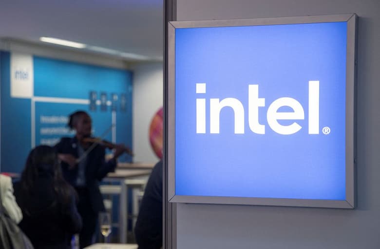 Нужно экономить. В Intel временно прекратили нанимать сотрудников на производство процессоров