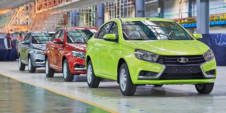 Производство легковых автомобилей в России упало почти на 97%