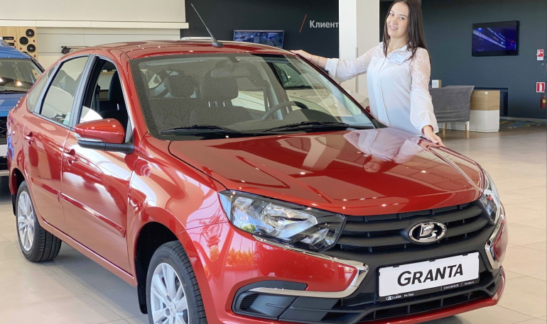 «Очень высокий спрос»: сколько продано «антикризисных» Lada Granta без подушек безопасности