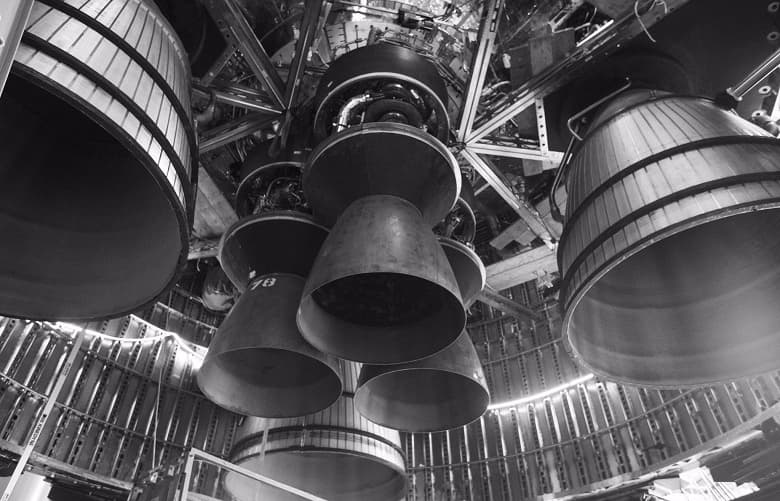 SpaceX показала «связку» из 33 двигателей Raptor на ракете Super Heavy и 6 на Starship