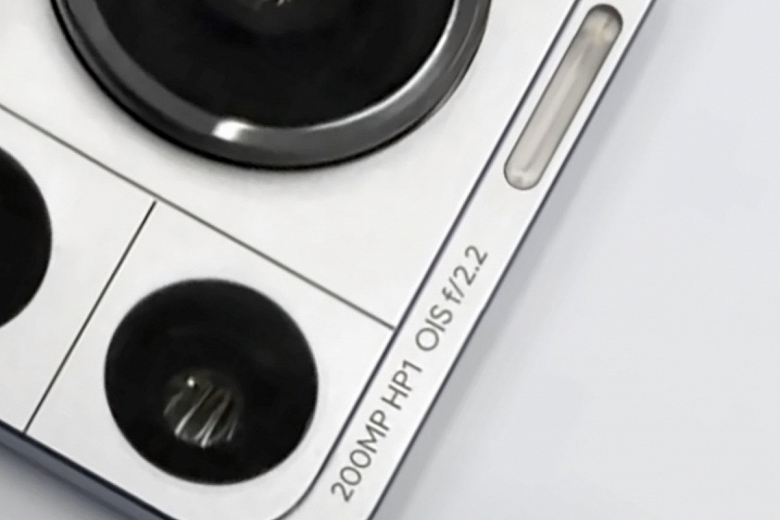 Новый фотофлагман Moto X30 Pro опередил Xiaomi 12S Pro в первом сравнении Новый фотофлагман Moto X30 Pro опередил Xiaomi 12S Pro в первом сравнении