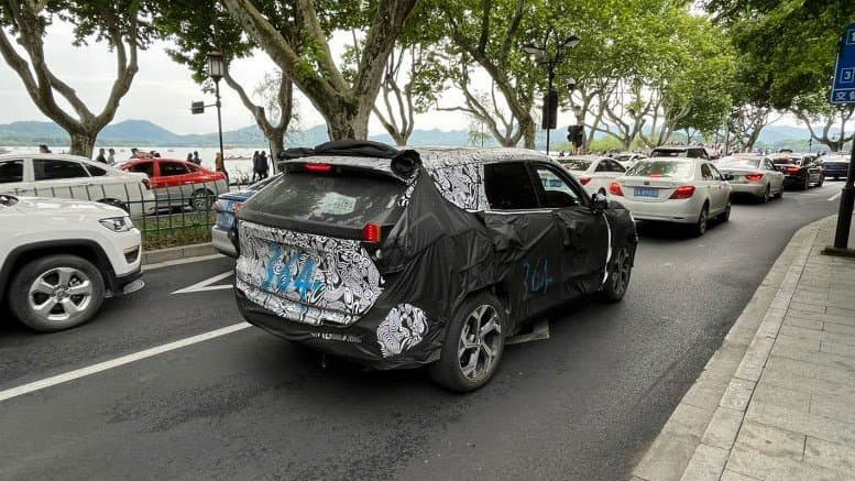 Geely Atlas нового поколения на улучшенной платформе Geely Tugella получит «полуавтопилот» и большой вертикальный экран