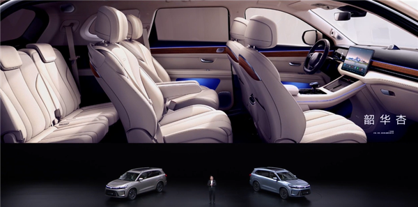 Запас хода до 1220 км, мощность до 449 л.с., разгон до 100 км/ч за 4,8 с и комфорт получше, чем у Toyota Alphard. Представлен большой гибридный кроссовер Huawei Aito M7, и он уже стал хитом