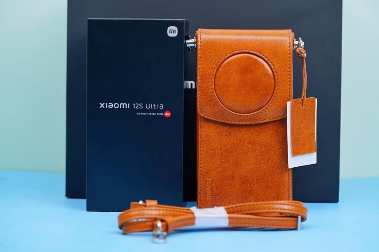 Дорогой Xiaomi 12S Ultra оказался самой продаваемой моделью новой серии. Версию с 8/256 ГБ уже раскупили