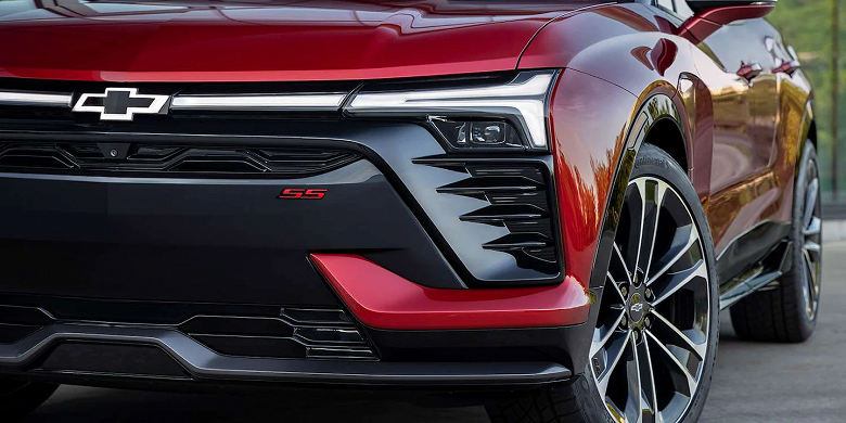 557 л.с., 515 км, полный привод, разгон до «сотни» в пределах 4 с. Представлен электрический кроссовер Chevrolet Blazer