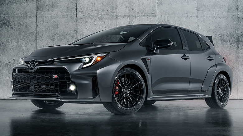 Toyota останавливает производство на нескольких заводах