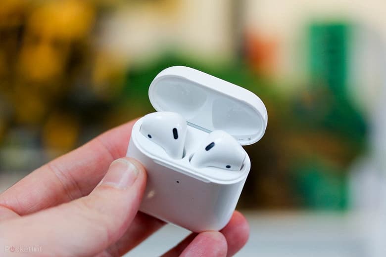 СМИ: копии наушников Air Pods становмятся всё популярнее в России