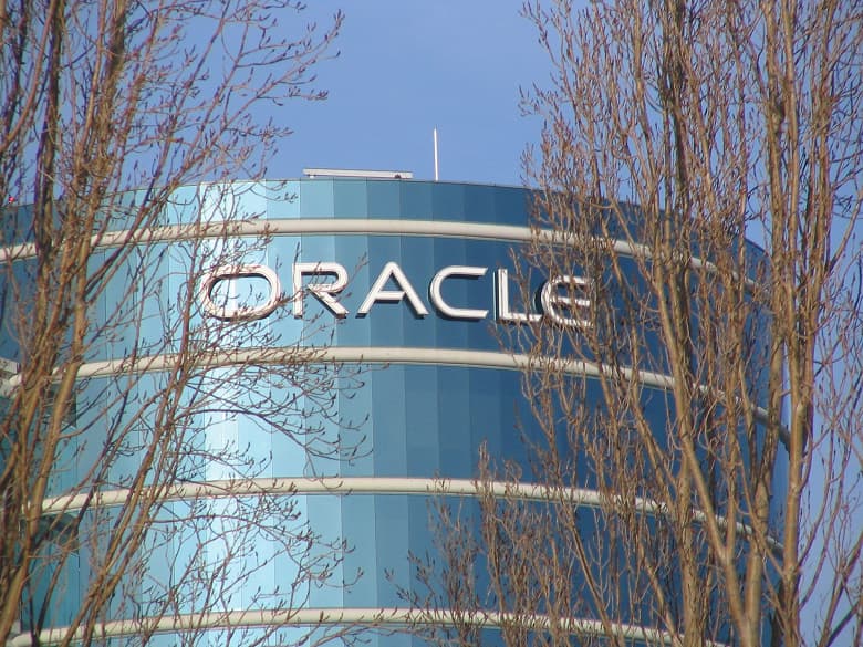 Компания Oracle увольняет всех российских сотрудников