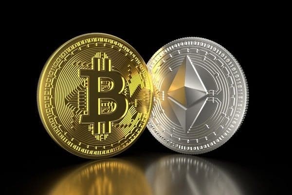 Bitcoin за неделю подорожал на 20%, Ethereum – почти на 50%. Крипторынок пытается расти, но этому может помешать ФРС