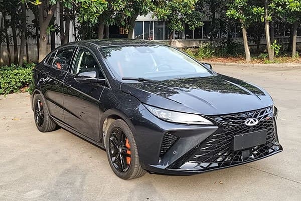 С дизайном Toyota Camry и разгоном до 100 км/ч за 6 секунд. В Китае рассекречен Chery Arrizo 5 GT, он оснащен «самым мощным двигателем в истории Chery»