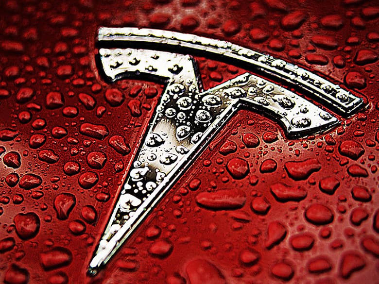 Биткойн оказался убыточным для Tesla. Компания продала 75% монет Биткойн оказался убыточным для Tesla. Компания продала 75% монет