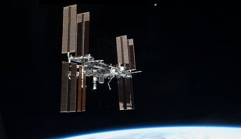 «Нашим американским партнерам надо либо крестик снять, либо трусы надеть». NASA обвинило Роскосмос в нецелевом использовании МКС, Дмитрий Рогозин ответил