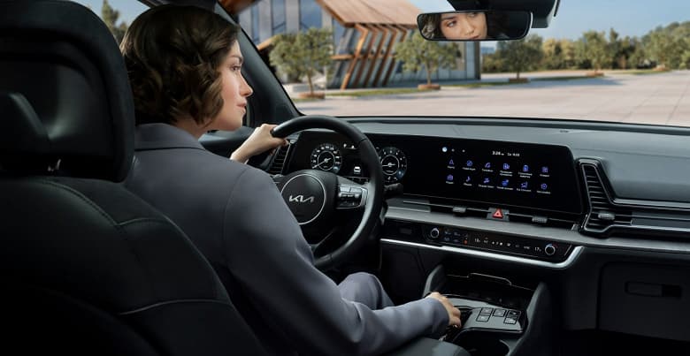 Kia наконец-то объявила цены на совершенно новый Sportage. В среднем за автомобиль просят около 3 миллионов рублей