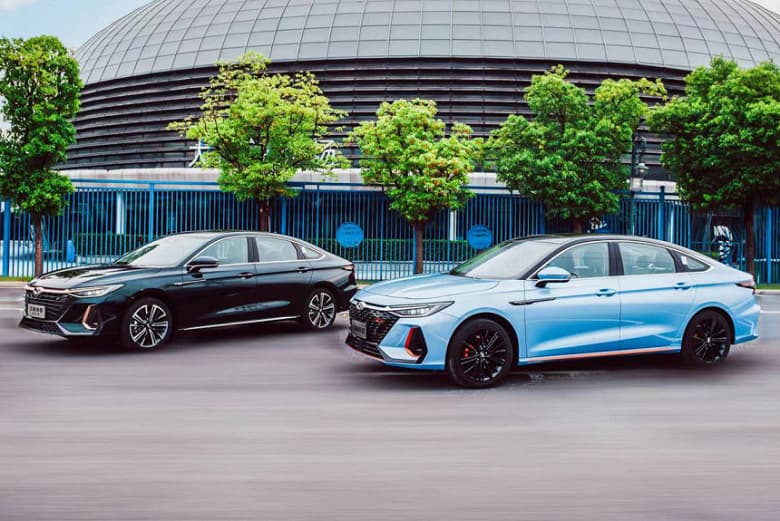 Представлен флагманский седан Chery. Получился ли у китайцев конкурент Toyota Camry?