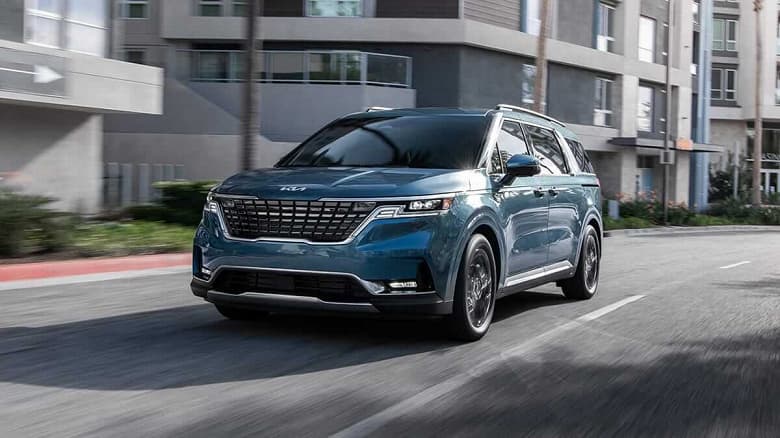 В России «бум» на семейные автомобили, при этом 85% продаж приходится на одну модель